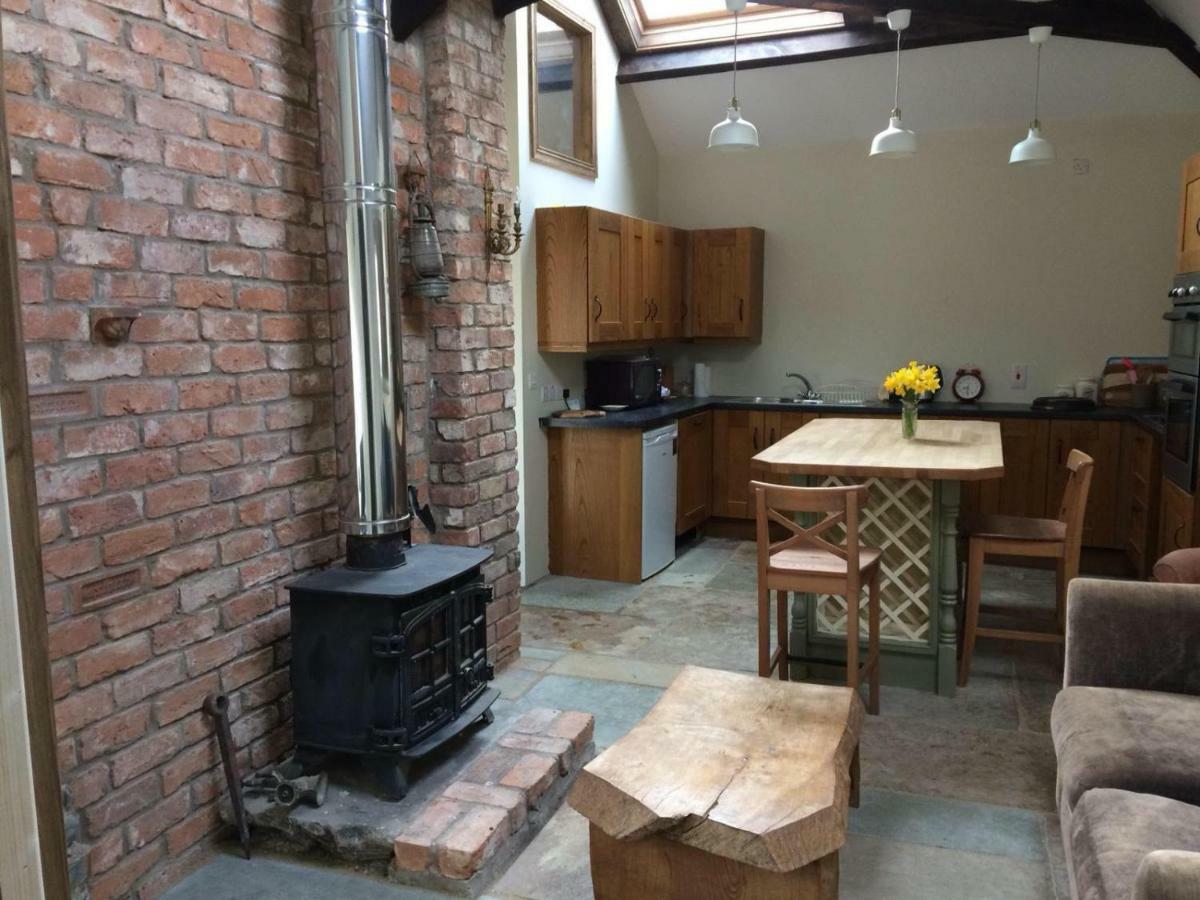 Tracey'S Farmhouse Cottage Белфаст Екстер'єр фото